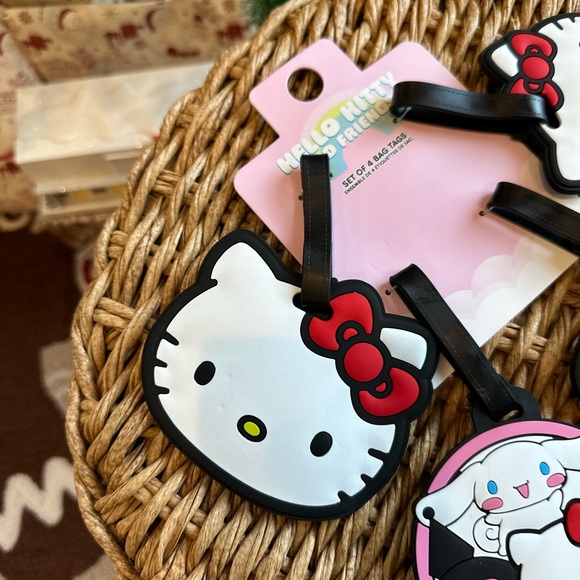 Hello Kitty and friends set of 4 travel bag tags Sanrio bow face new - Picture 6 of 8
